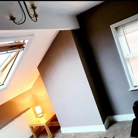 Homestay Victorian Double Room, Leeds *